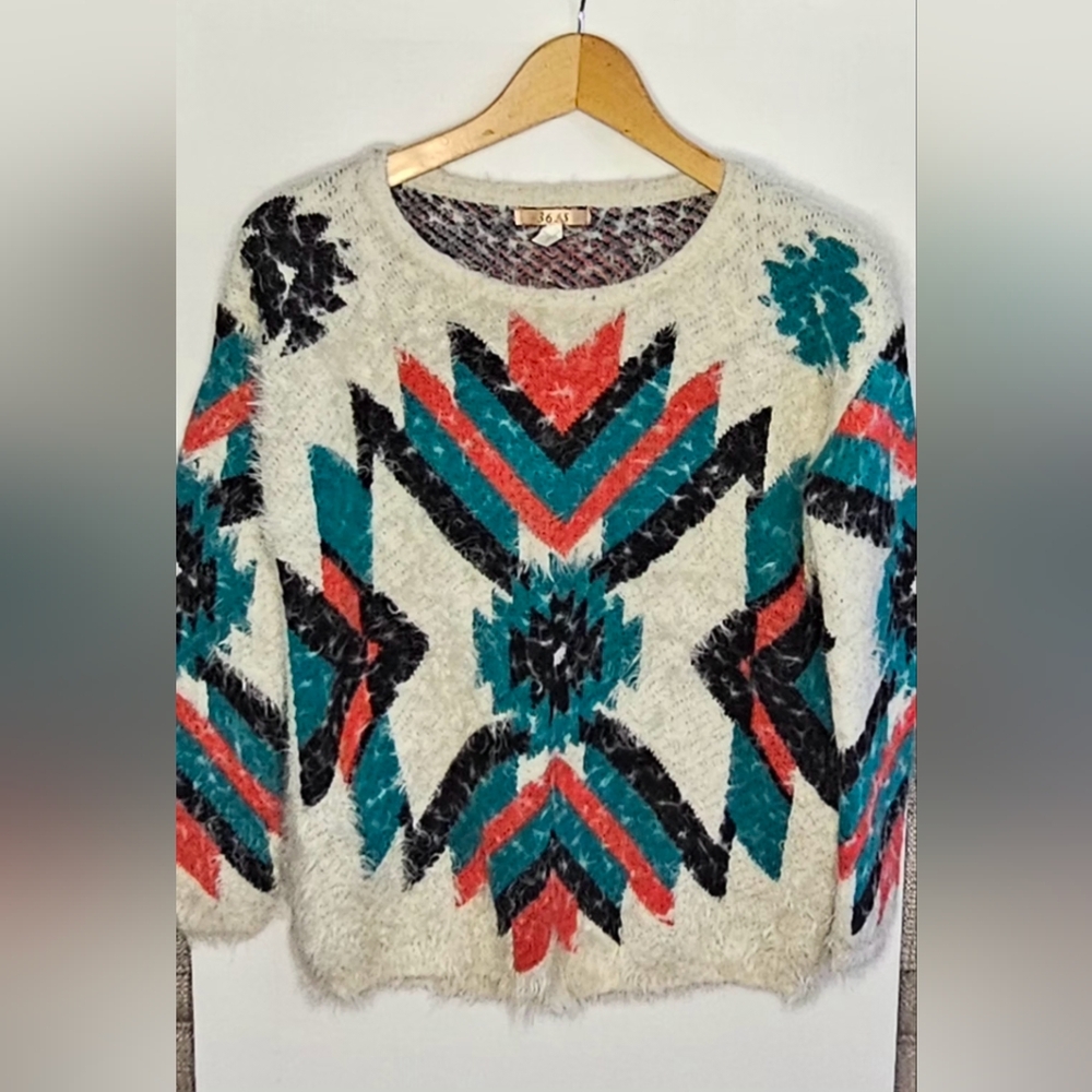 Womens EUC size S 36 POINT 5 Aztec Style Fuzzy Sweater.